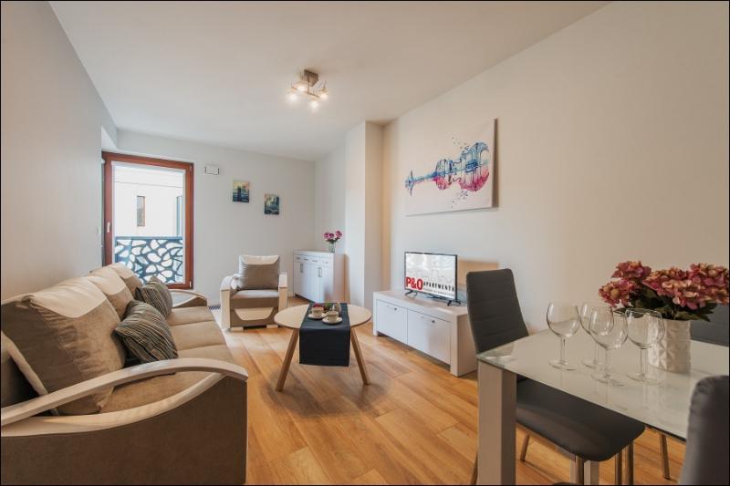 P&O Serviced Apartments Solec Варшава Екстериор снимка